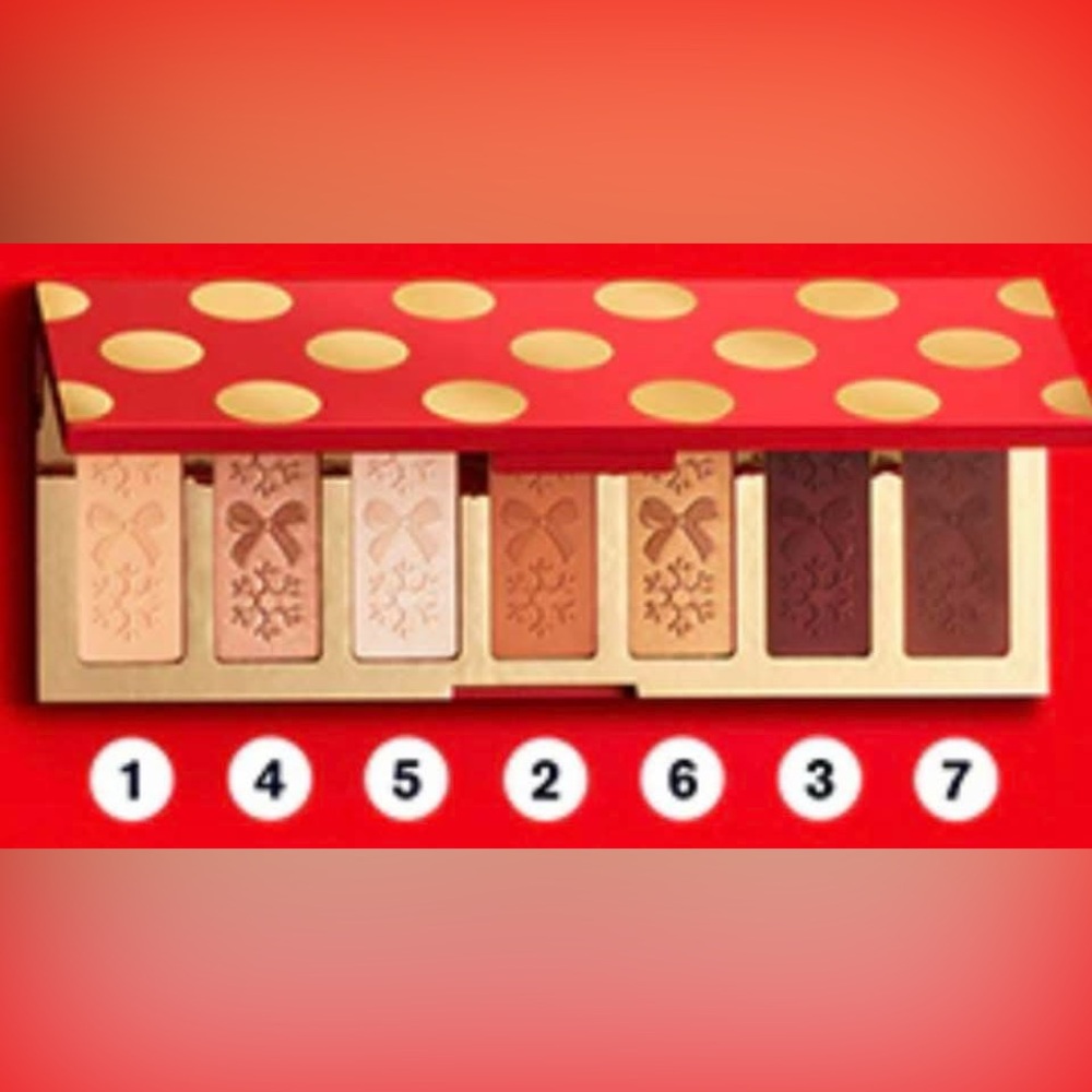 ESTEE LAUDER Luxurious Gold and Red Eyeshadow Palette